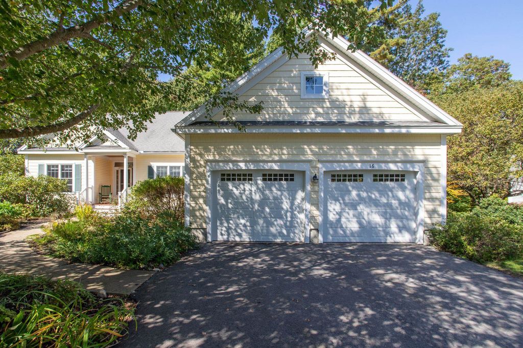 Photo of 16 Parkman Brook Lane, Stratham, NH 03885 (MLS # 5064029)