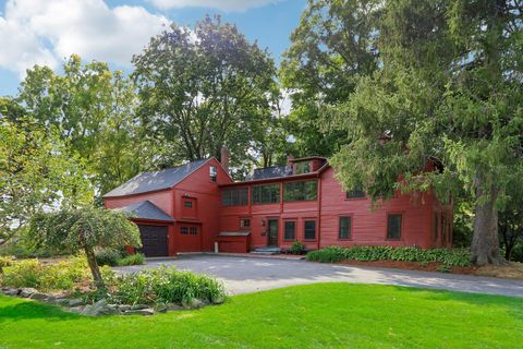 5 Nesmith Derry NH 03038