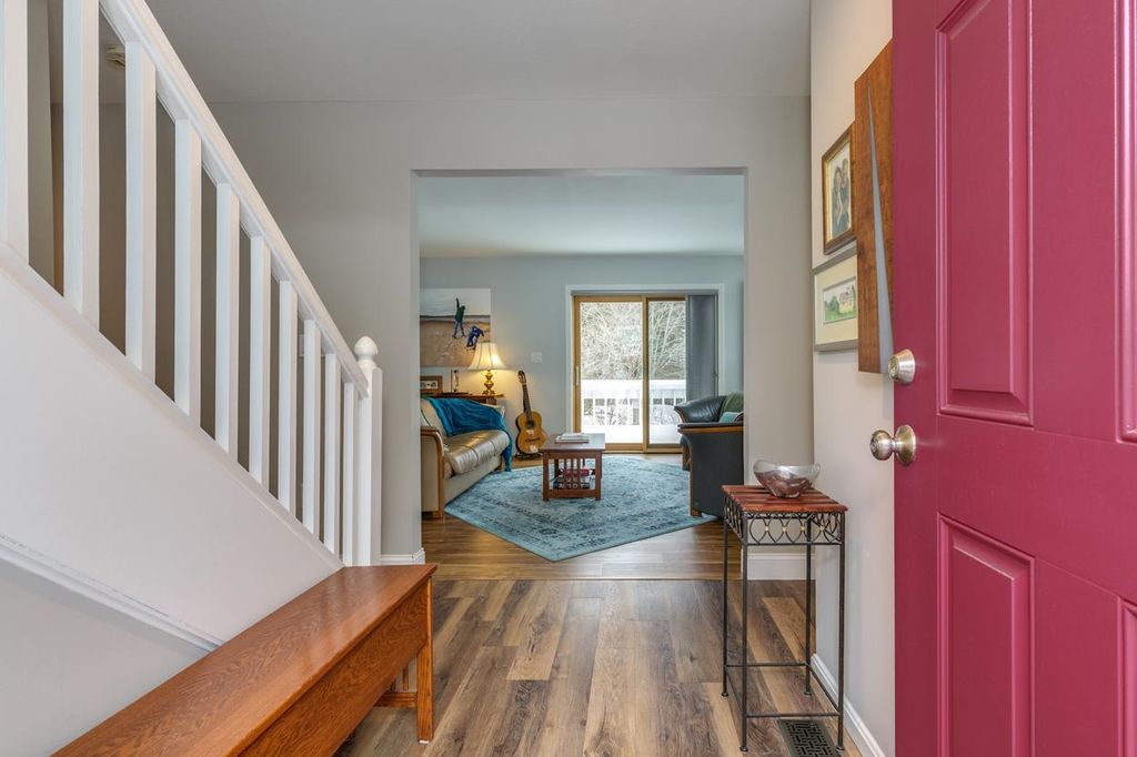 Photo of 141 Chase Way, Manchester, NH 03104 (MLS # 5076381)