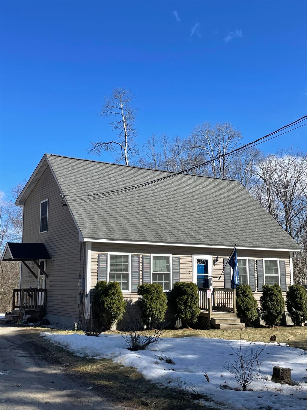 Photo of 10 HEMLOCK Street, Hillsborough, NH 03244 (MLS # 5080311)