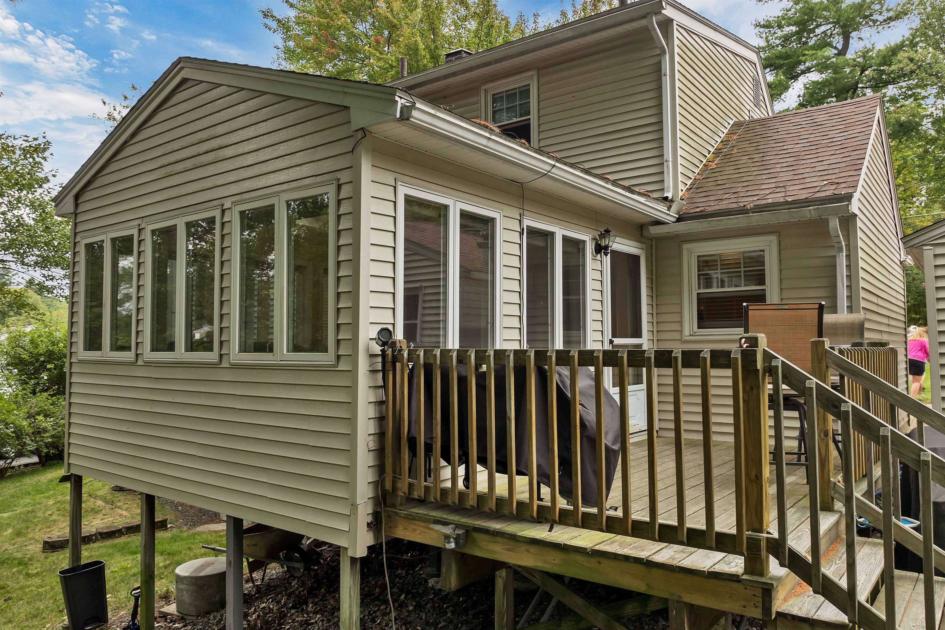 Merrimack, New Hampshire 03054, United States, 4 Bedrooms Bedrooms, ,2 BathroomsBathrooms,Residential,Active,215731