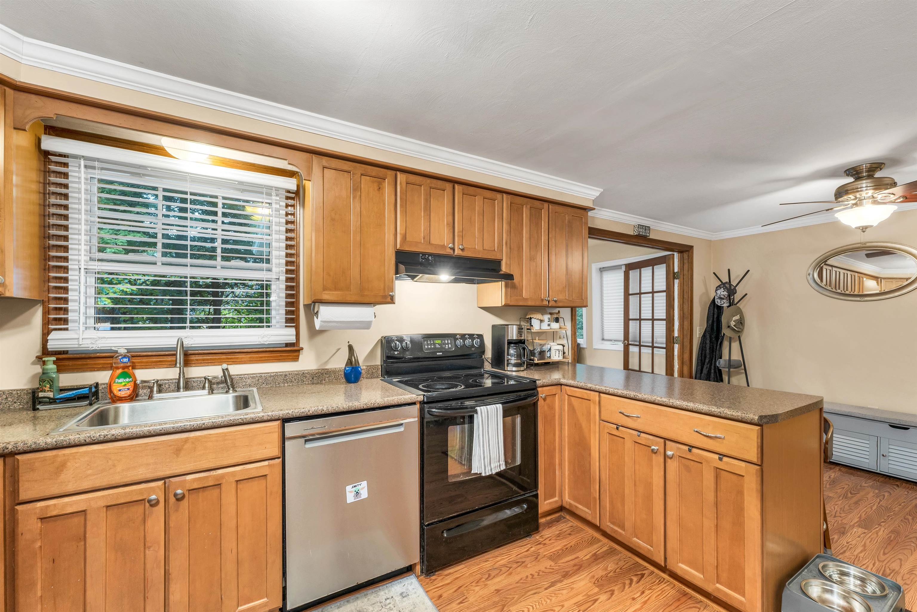 Merrimack, New Hampshire 03054, United States, 4 Bedrooms Bedrooms, ,2 BathroomsBathrooms,Residential,Active,215731