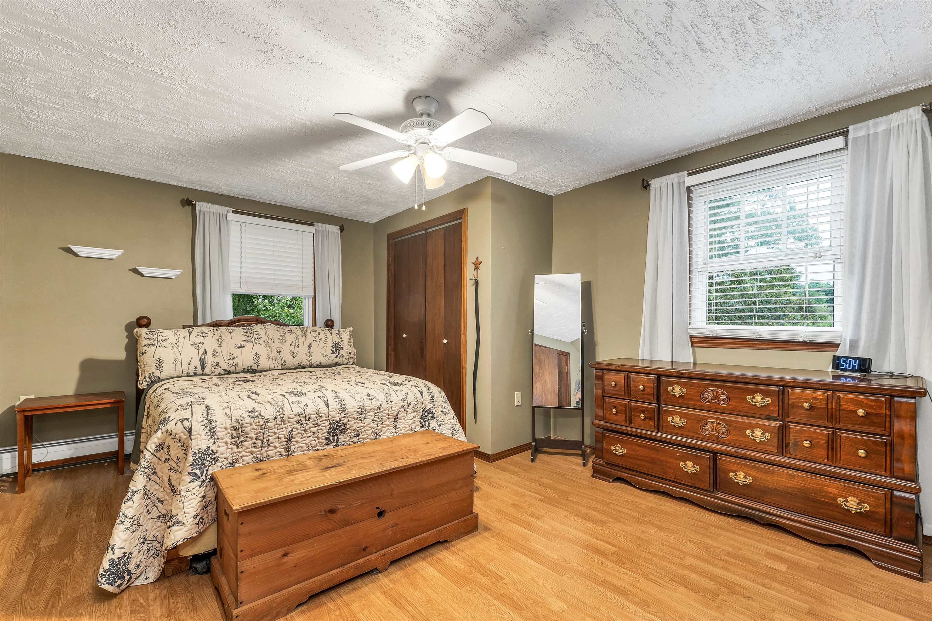 Merrimack, New Hampshire 03054, United States, 4 Bedrooms Bedrooms, ,2 BathroomsBathrooms,Residential,Active,215731