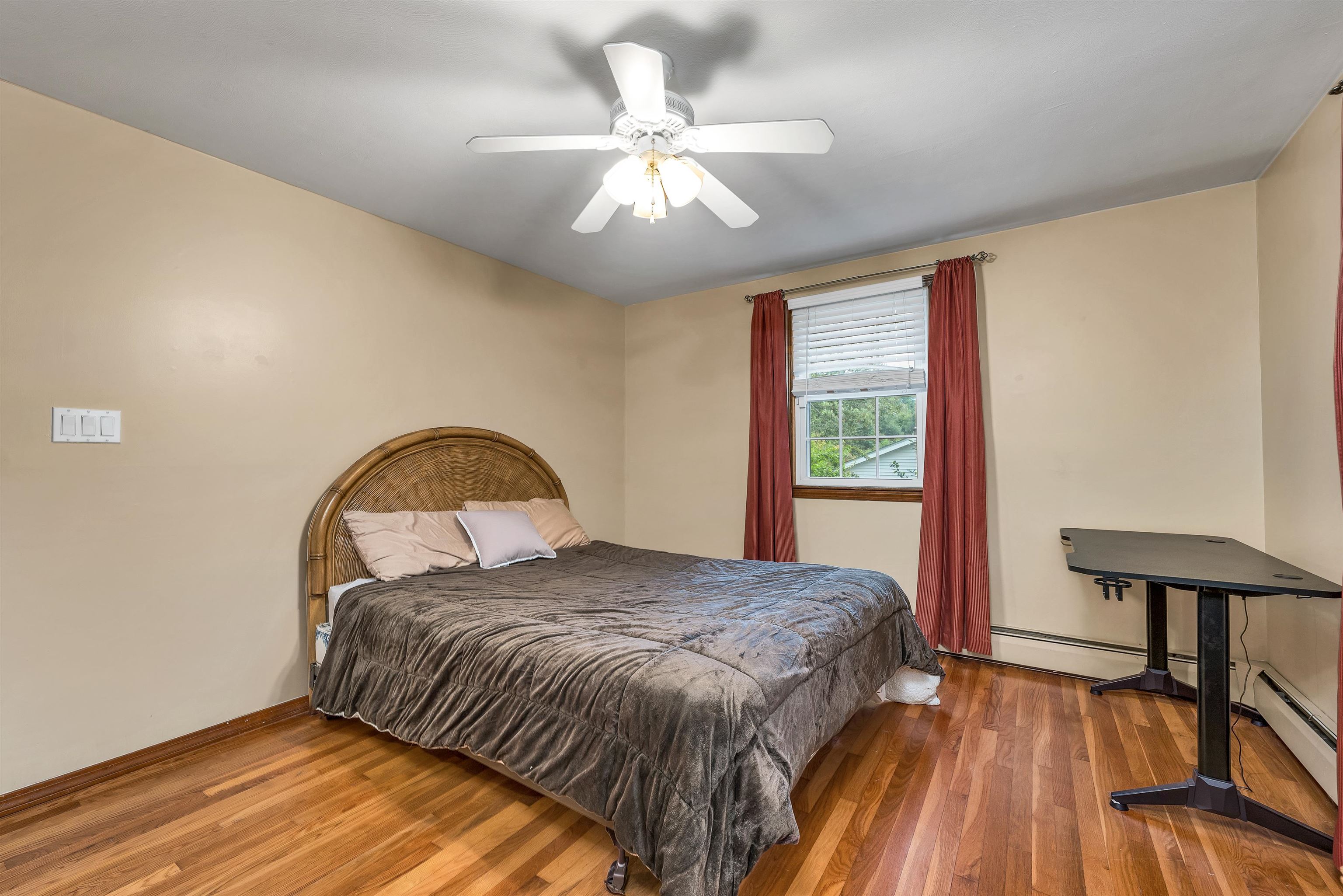 Merrimack, New Hampshire 03054, United States, 4 Bedrooms Bedrooms, ,2 BathroomsBathrooms,Residential,Active,215731