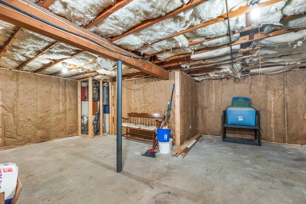 Merrimack, New Hampshire 03054, United States, 4 Bedrooms Bedrooms, ,2 BathroomsBathrooms,Residential,Active,215731