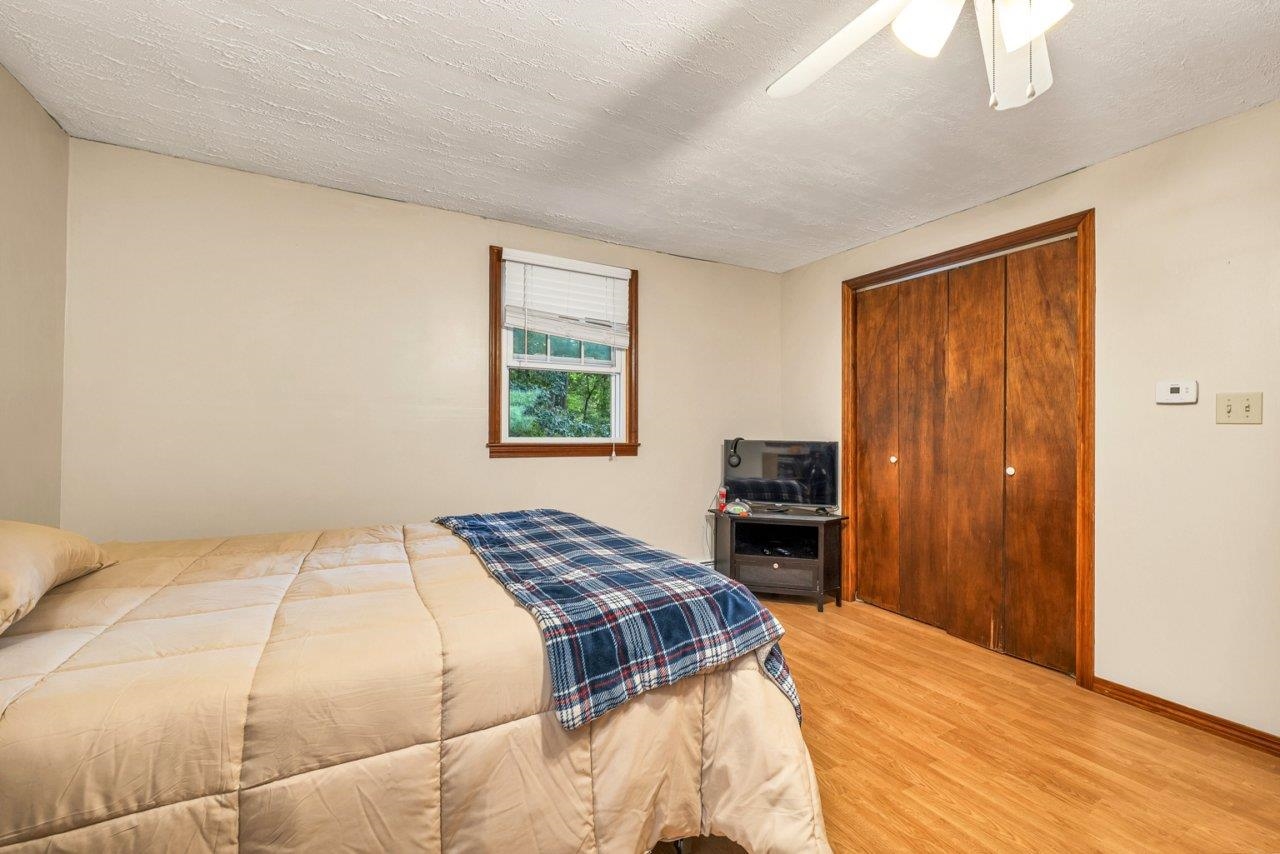 Merrimack, New Hampshire 03054, United States, 4 Bedrooms Bedrooms, ,2 BathroomsBathrooms,Residential,Active,215731