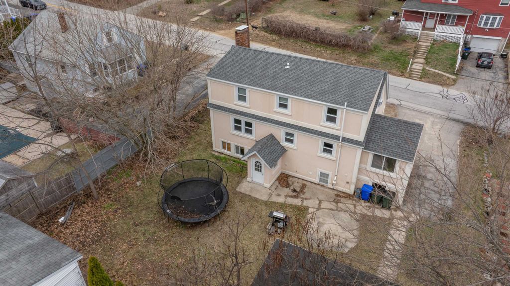 Photo of 31 Rosemont Avenue, Manchester, NH 03103 (MLS # 5083934)