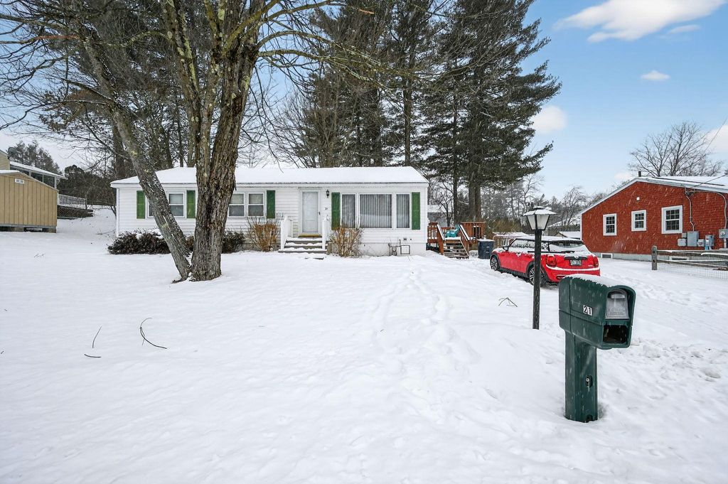 Photo of 21 Parkhurst Drive, Nashua, NH 03062 (MLS # 5076695)