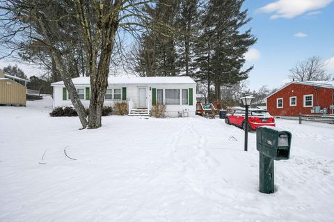 Photo of 21 Parkhurst Drive, Nashua, NH 03062 (MLS # 5076695)