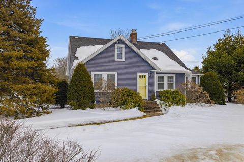 Photo of 417 Lafayette Road, Portsmouth, NH 03801 (MLS # 5077401)