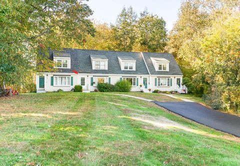 Photo of 14 Folly Brook Terrace #B, Kingston, NH 03848 (MLS # 5065635)