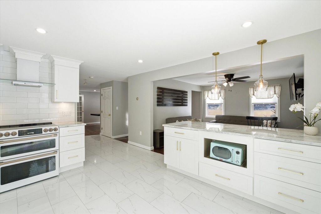 Photo of 10 Olde Road, Merrimack, NH 03054 (MLS # 5074680)