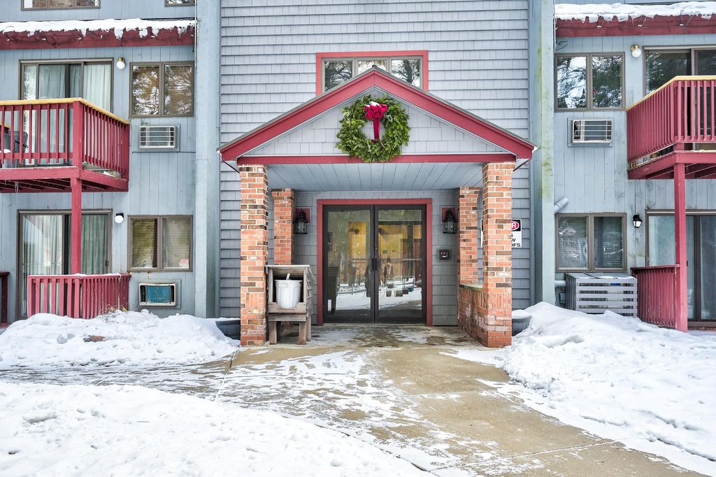 Photo of 8 River Run Drive #T, Bartlett, NH 03812 (MLS # 5074197)