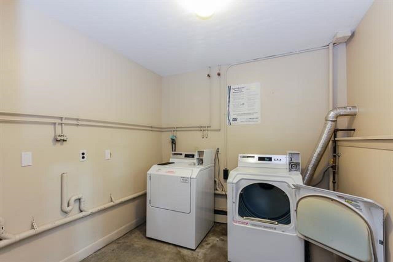 Somersworth, New Hampshire 03878, United States, 3 Bedrooms Bedrooms, ,1 BathroomBathrooms,Residential,Active,217657