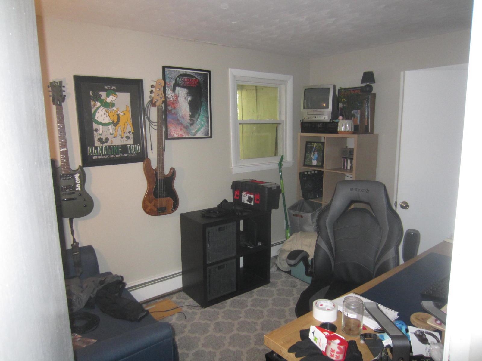 Somersworth, New Hampshire 03878, United States, 3 Bedrooms Bedrooms, ,1 BathroomBathrooms,Residential,Active,217657