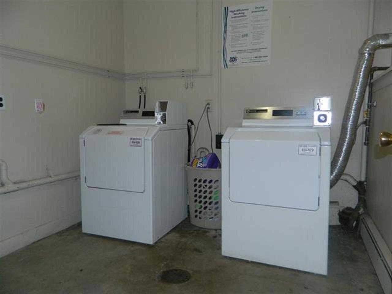 Somersworth, New Hampshire 03878, United States, 3 Bedrooms Bedrooms, ,1 BathroomBathrooms,Residential,Active,217657