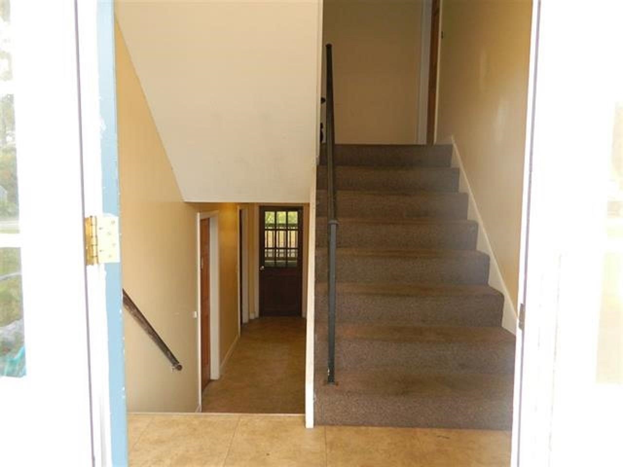 Somersworth, New Hampshire 03878, United States, 3 Bedrooms Bedrooms, ,1 BathroomBathrooms,Residential,Active,217657