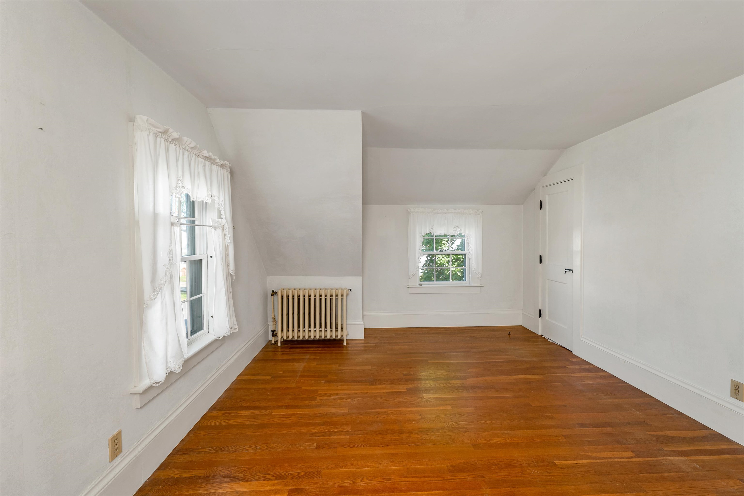 Laconia, New Hampshire 03246, United States, 3 Bedrooms Bedrooms, ,3 BathroomsBathrooms,Residential,Pending,180473