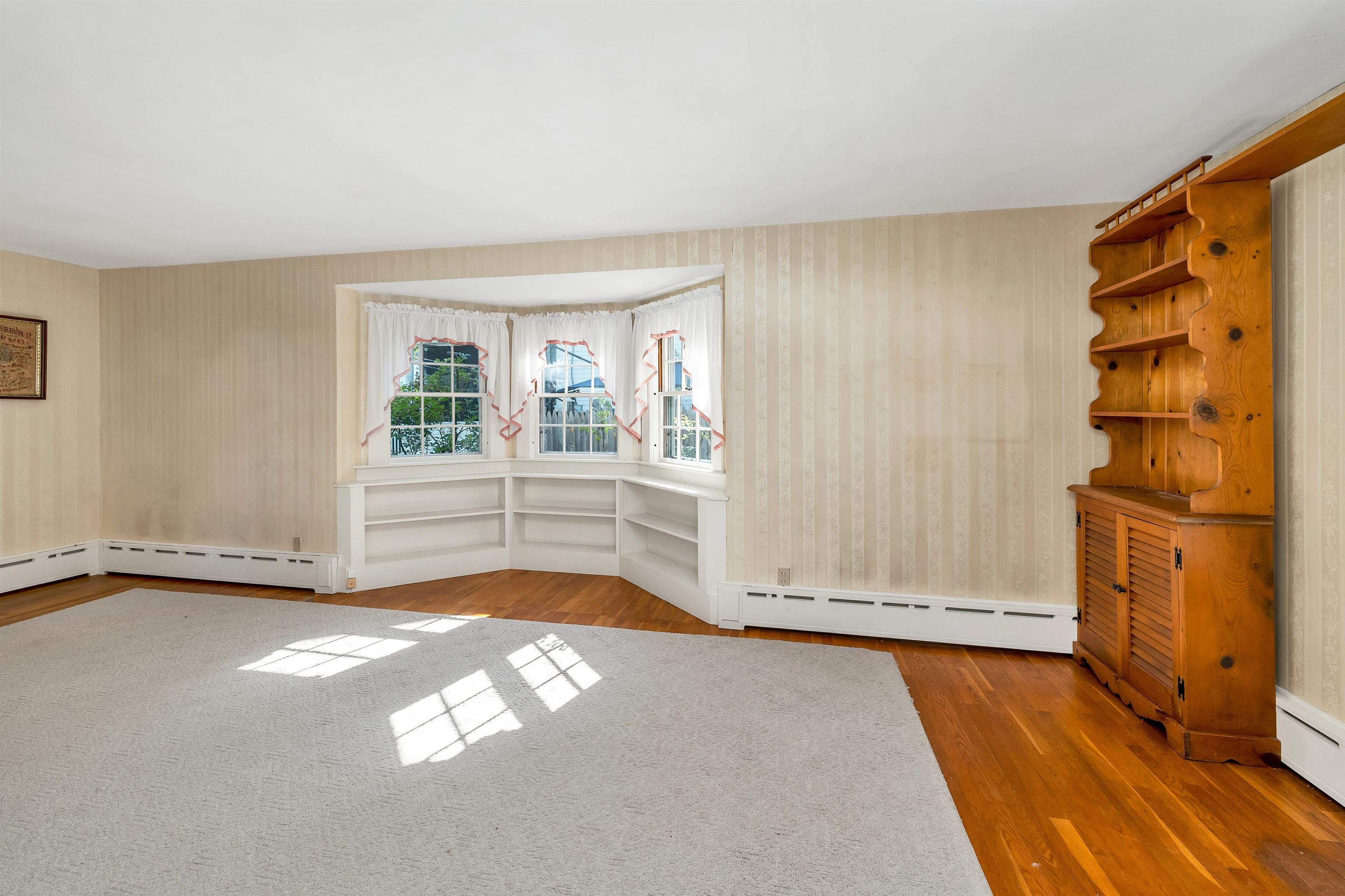 Laconia, New Hampshire 03246, United States, 3 Bedrooms Bedrooms, ,3 BathroomsBathrooms,Residential,Pending,180473