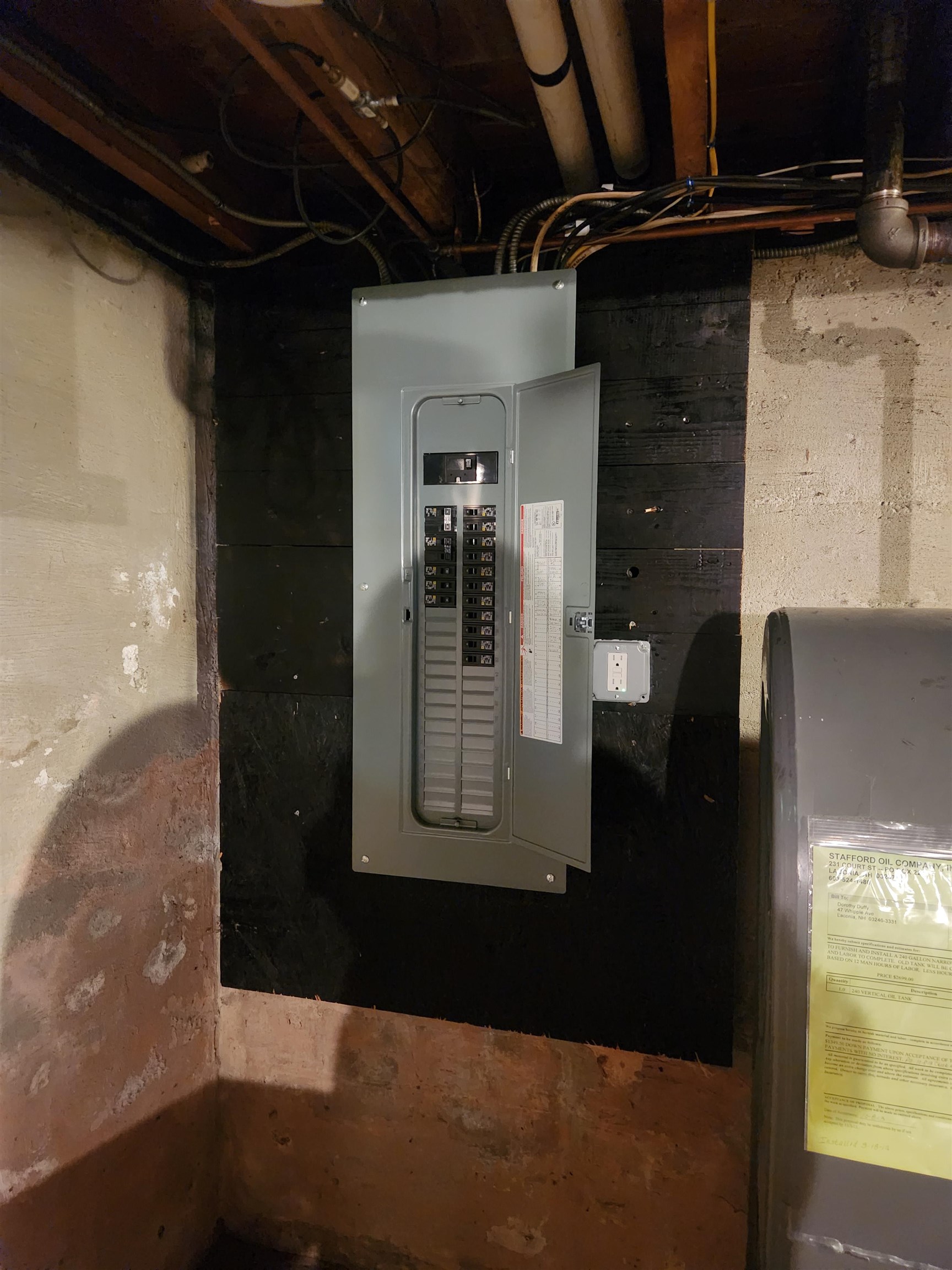 Laconia, New Hampshire 03246, United States, 3 Bedrooms Bedrooms, ,3 BathroomsBathrooms,Residential,Pending,180473