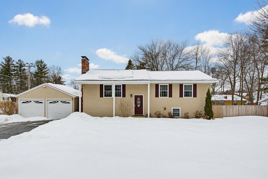 Photo of 2 Doncaster Drive, Nashua, NH 03062 (MLS # 5078612)