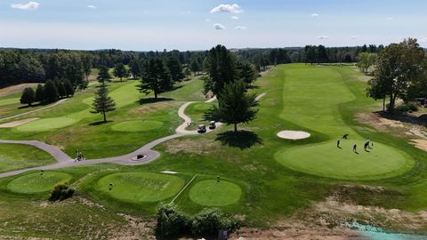 Photo of 13 Birdie Grove #4, Rochester, NH 03839 (MLS # 5089080)