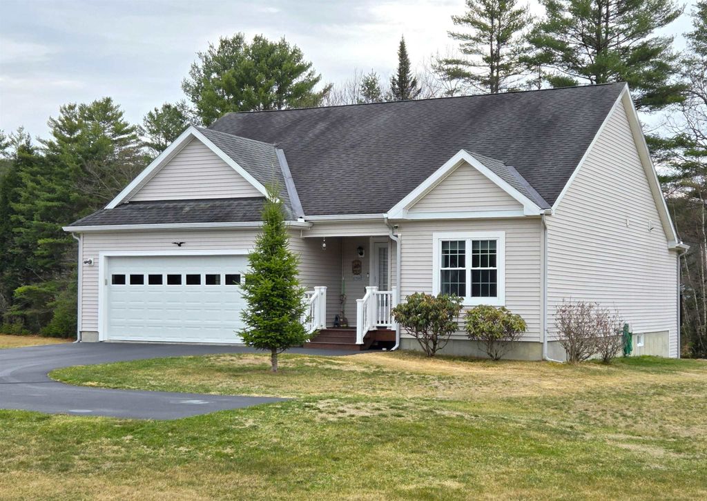 Photo of 12 Mallard Drive, Canaan, NH 03741 (MLS # 5083939)