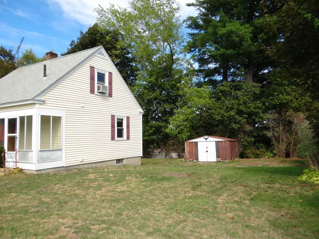 Photo of 9 Edmond Street, Manchester, NH 03102 (MLS # 5063425)