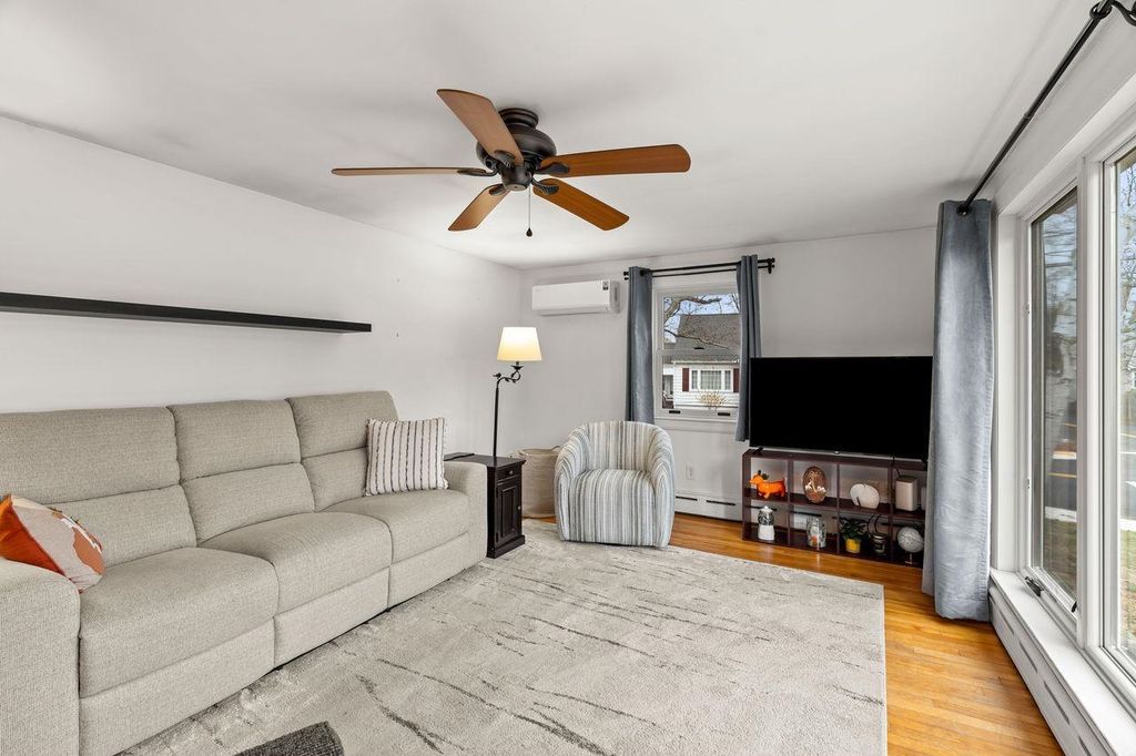 Photo of 27 Fifield Street, Nashua, NH 03060 (MLS # 5069549)