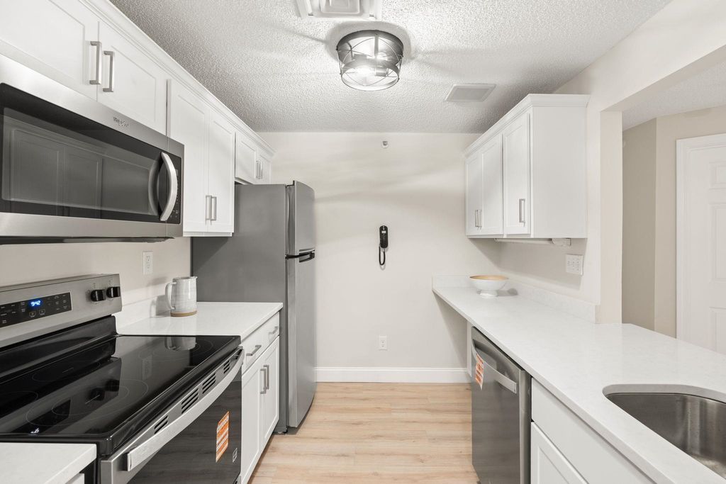 Photo of 3 Mayfair Lane #207, Nashua, NH 03063 (MLS # 5073890)