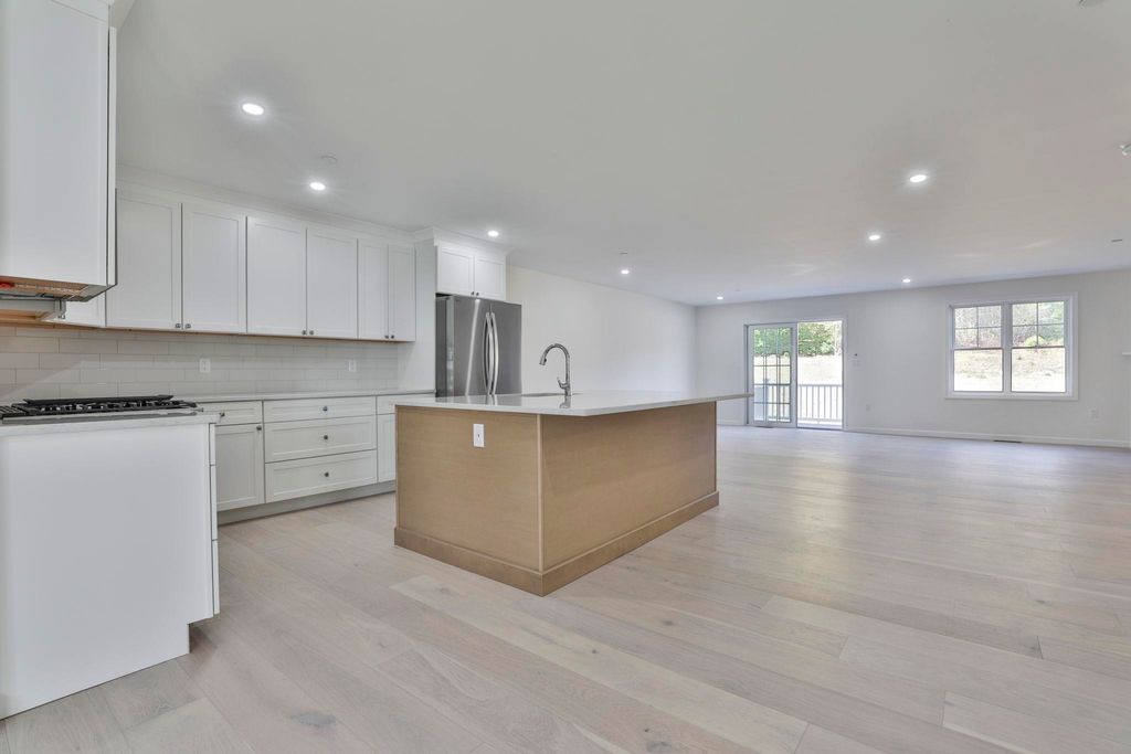 Photo of 21 Autumn Lane #26, Raymond, NH 03077 (MLS # 5064215)