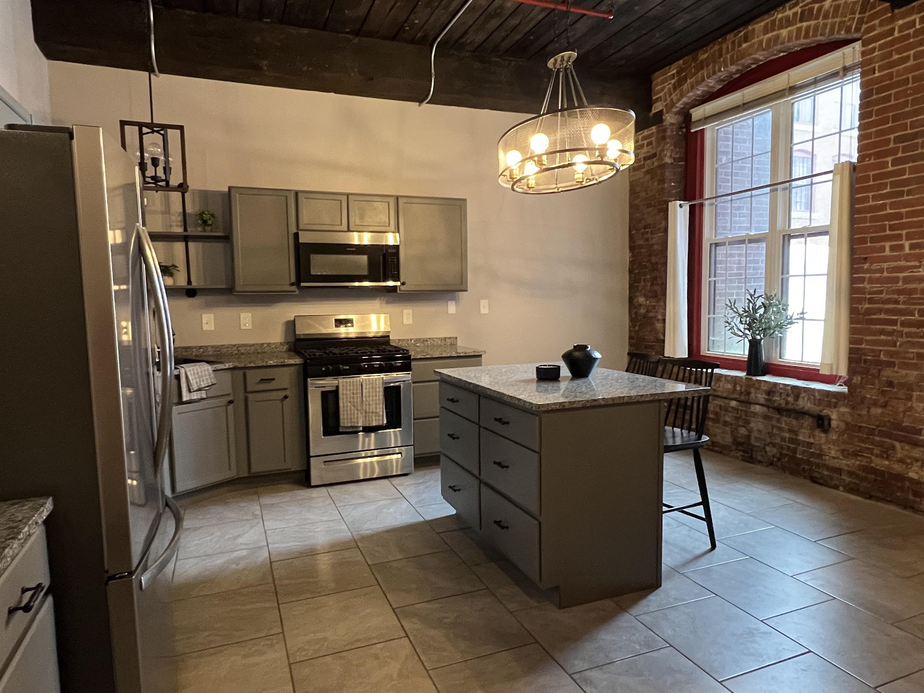 470 Silver Street 113