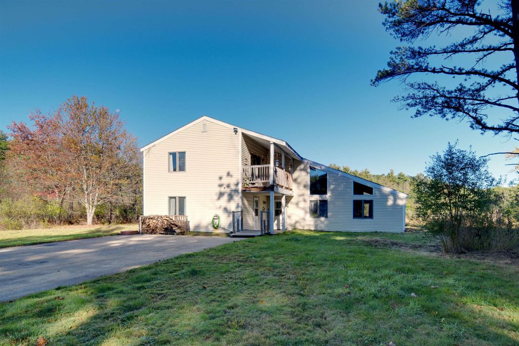 Photo of 133 Stratham Heights Road, Stratham, NH 03885 (MLS # 5066586)