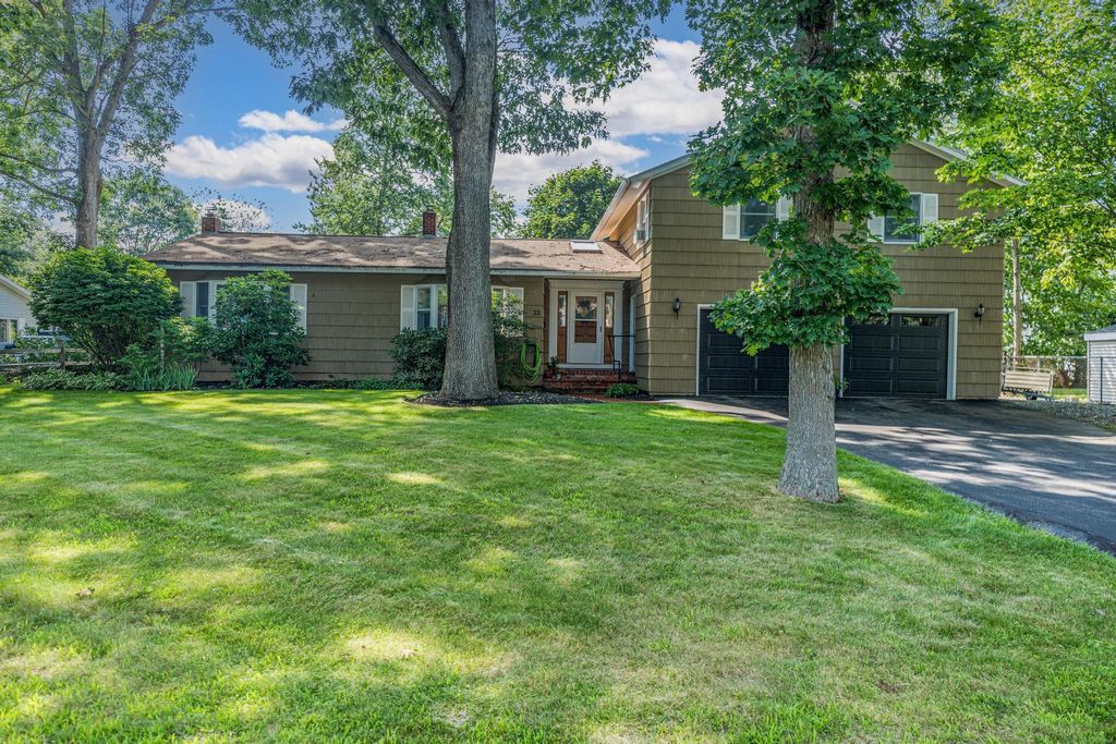 Photo of 33 Taft Road, Portsmouth, NH 03801 (MLS # 5081532)