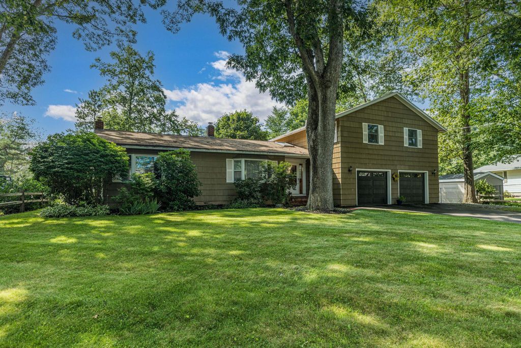 Photo of 33 Taft Road, Portsmouth, NH 03801 (MLS # 5081532)