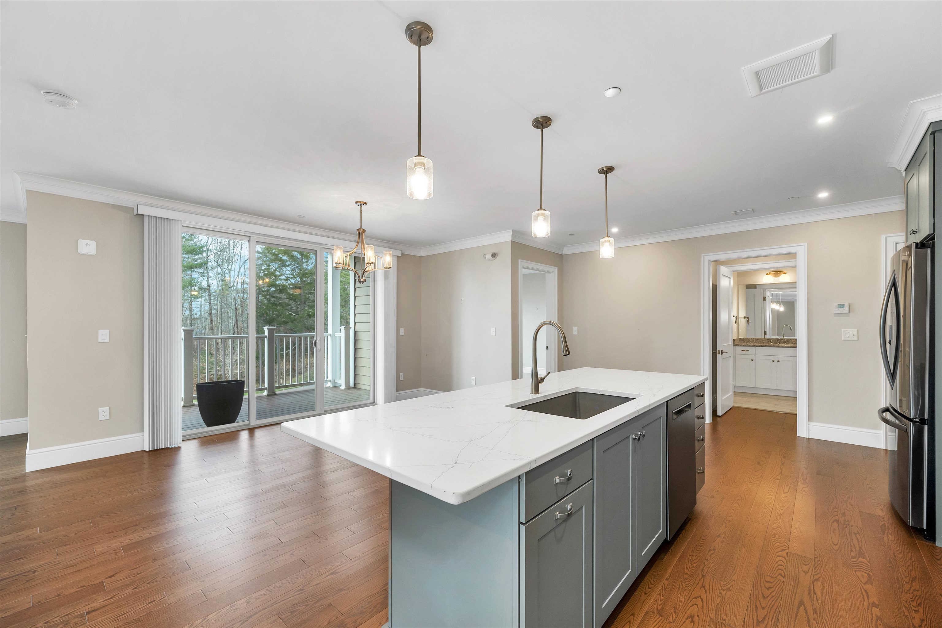 Exeter, New Hampshire 03833, United States, 2 Bedrooms Bedrooms, ,2 BathroomsBathrooms,Residential,Pending,22709