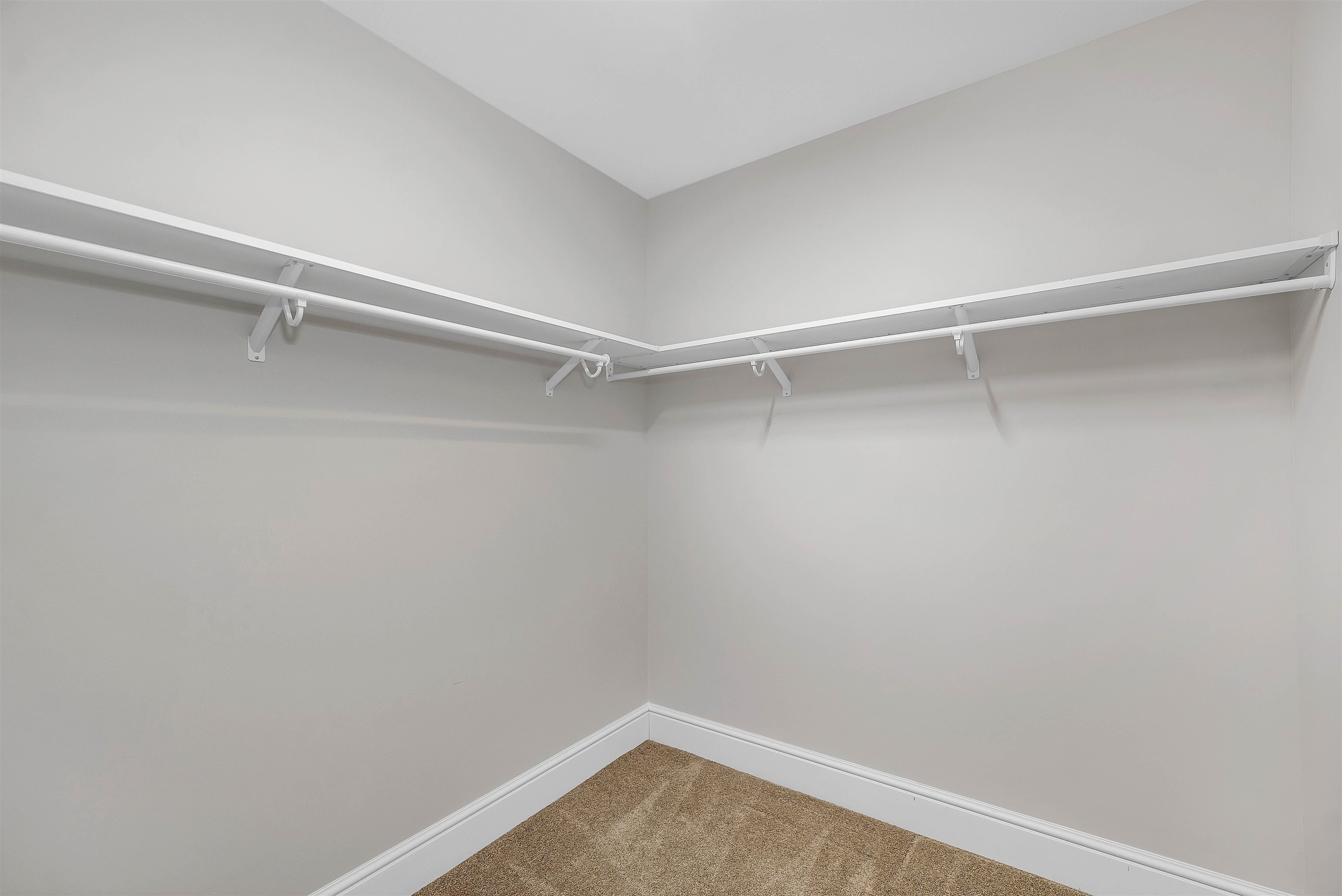 Exeter, New Hampshire 03833, United States, 2 Bedrooms Bedrooms, ,2 BathroomsBathrooms,Residential,Pending,22709