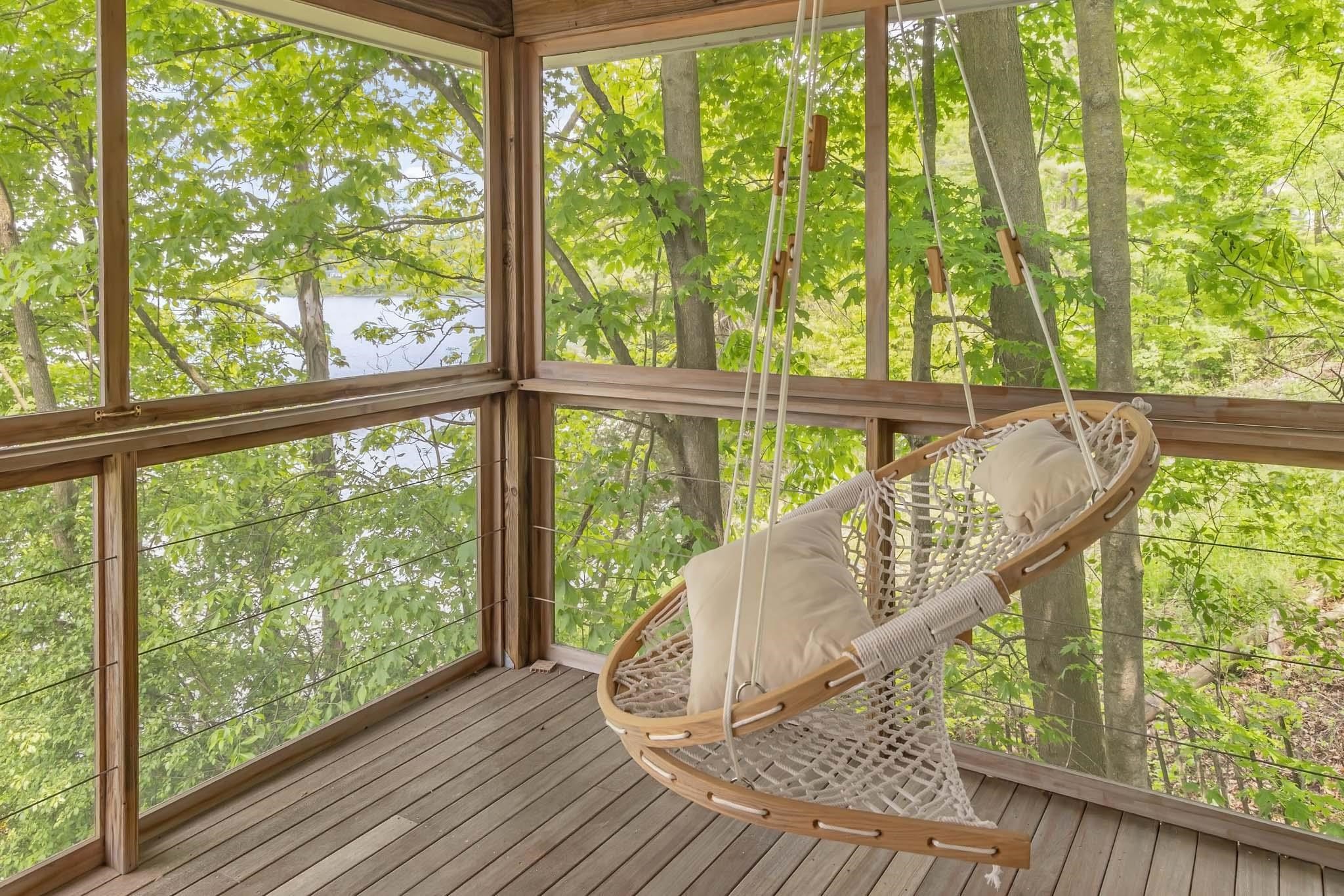 256 Lakeside Lane