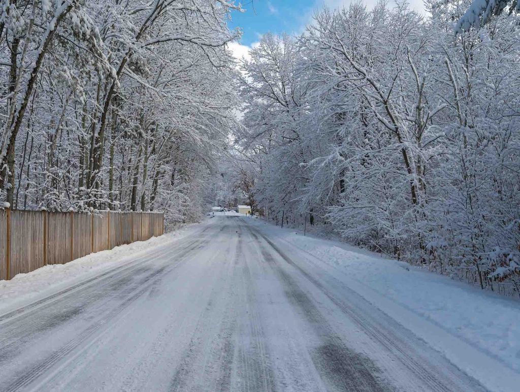 Photo of 22 Olde Country Village Road, Londonderry, NH 03053 (MLS # 5074399)