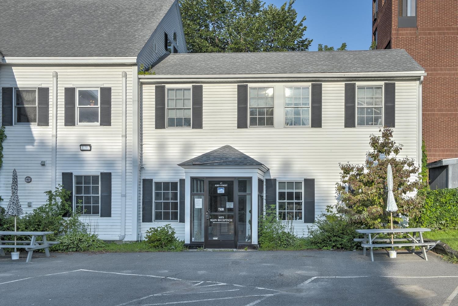 17 93rd Street