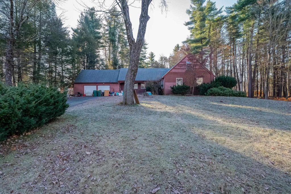 Photo of 1 Exeter Road, Kingston, NH 03848 (MLS # 5070943)