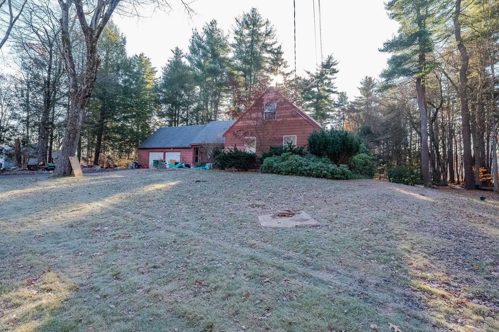 Photo of 1 Exeter Road, Kingston, NH 03848 (MLS # 5070943)