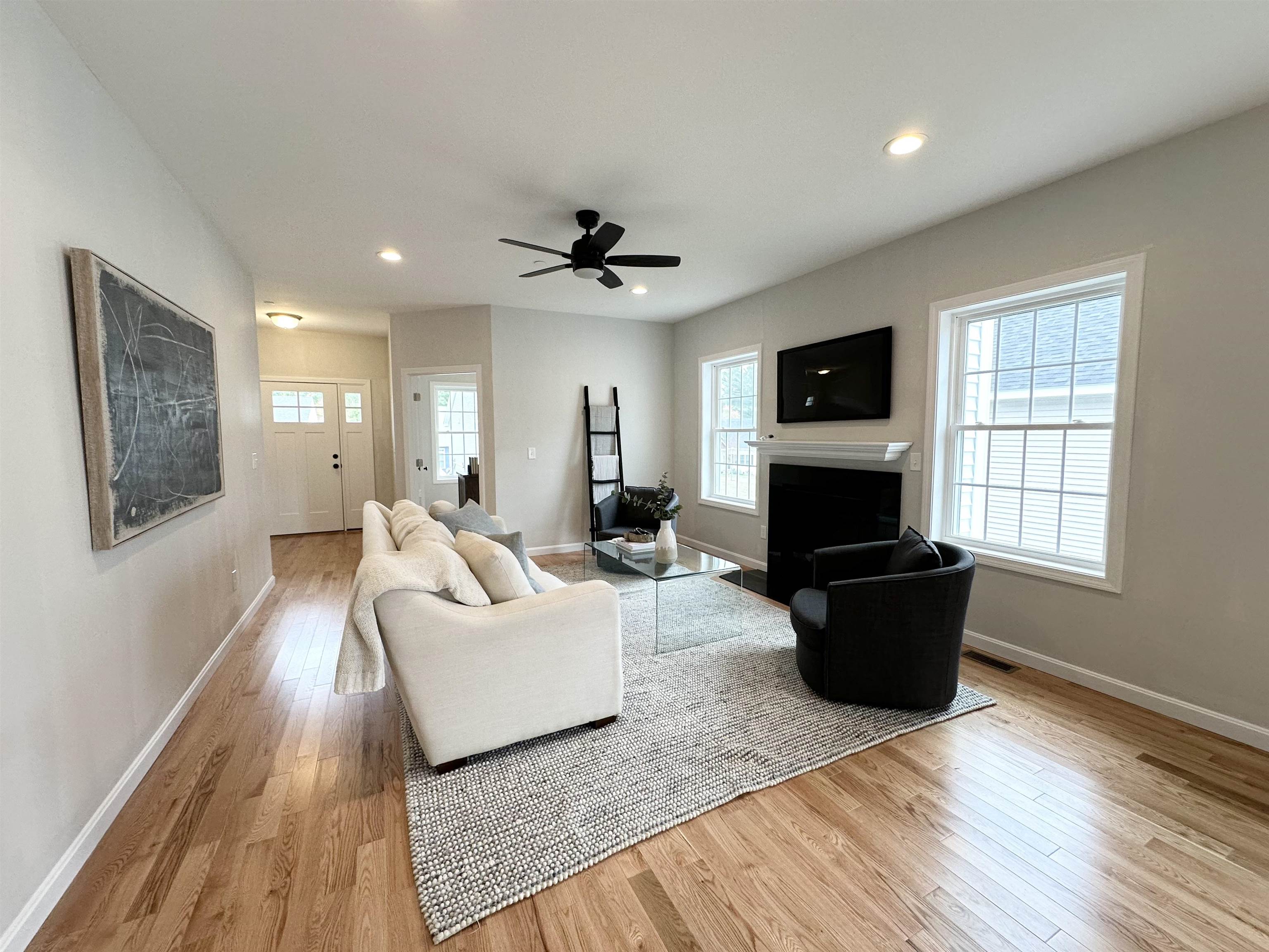 Pelham, New Hampshire 03076, United States, 2 Bedrooms Bedrooms, ,2 BathroomsBathrooms,Residential,Active,73815