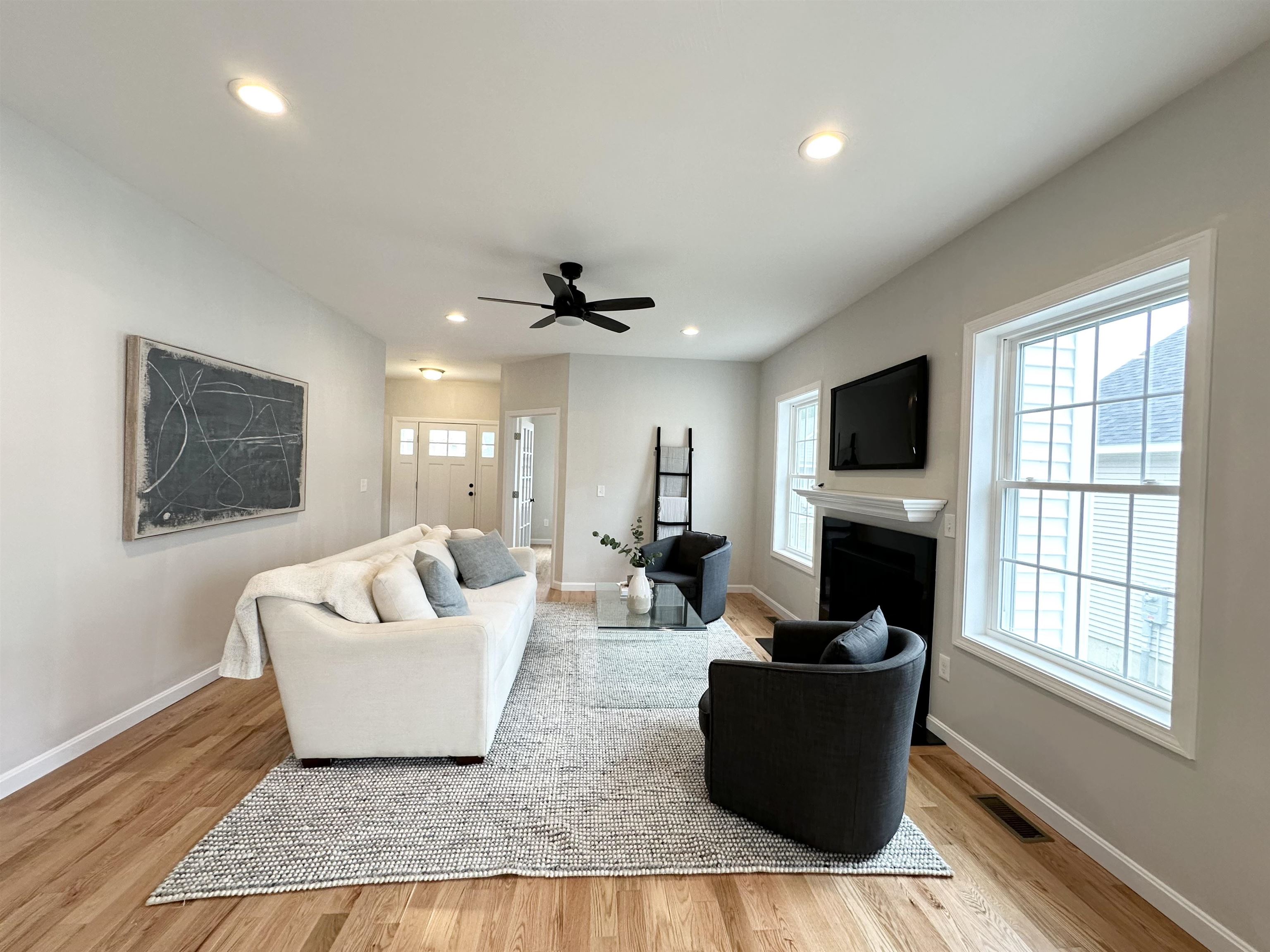 Pelham, New Hampshire 03076, United States, 2 Bedrooms Bedrooms, ,2 BathroomsBathrooms,Residential,Active,73815