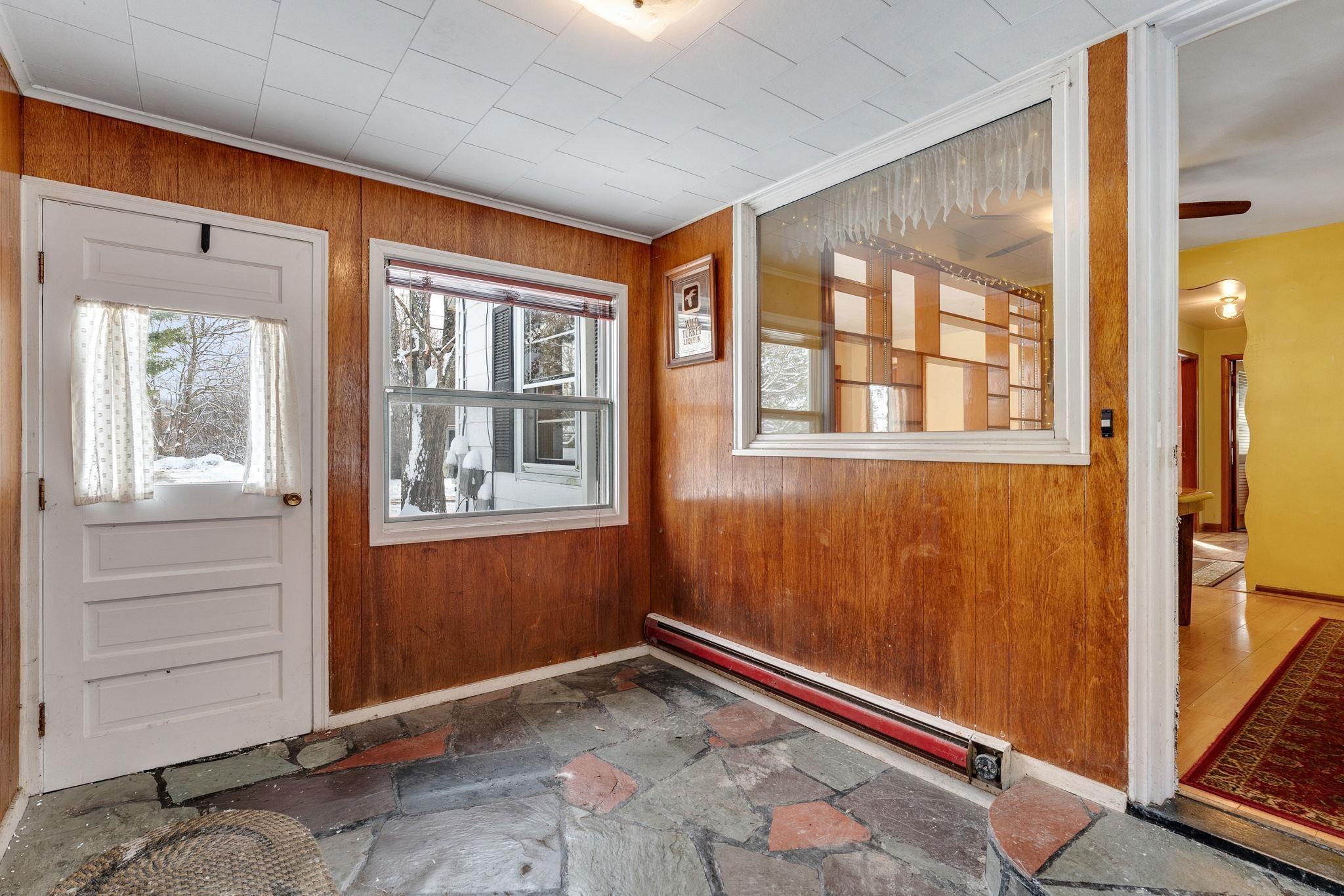 Barre City, Vermont 05641, United States, 2 Bedrooms Bedrooms, ,2 BathroomsBathrooms,Residential,Active,254394