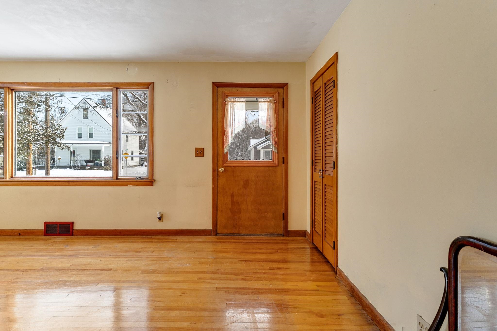 Barre City, Vermont 05641, United States, 2 Bedrooms Bedrooms, ,2 BathroomsBathrooms,Residential,Active,254394