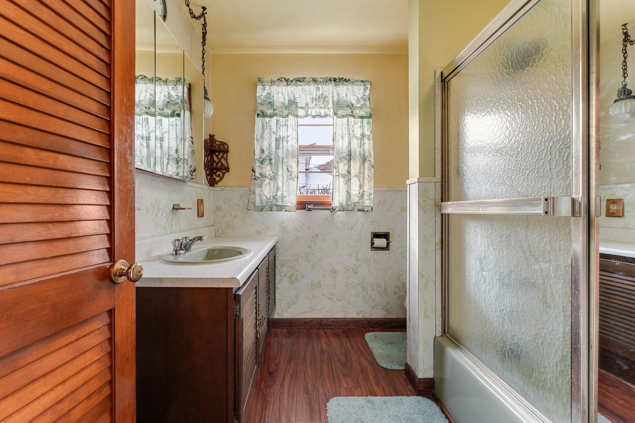 Barre City, Vermont 05641, United States, 2 Bedrooms Bedrooms, ,2 BathroomsBathrooms,Residential,Active,254394