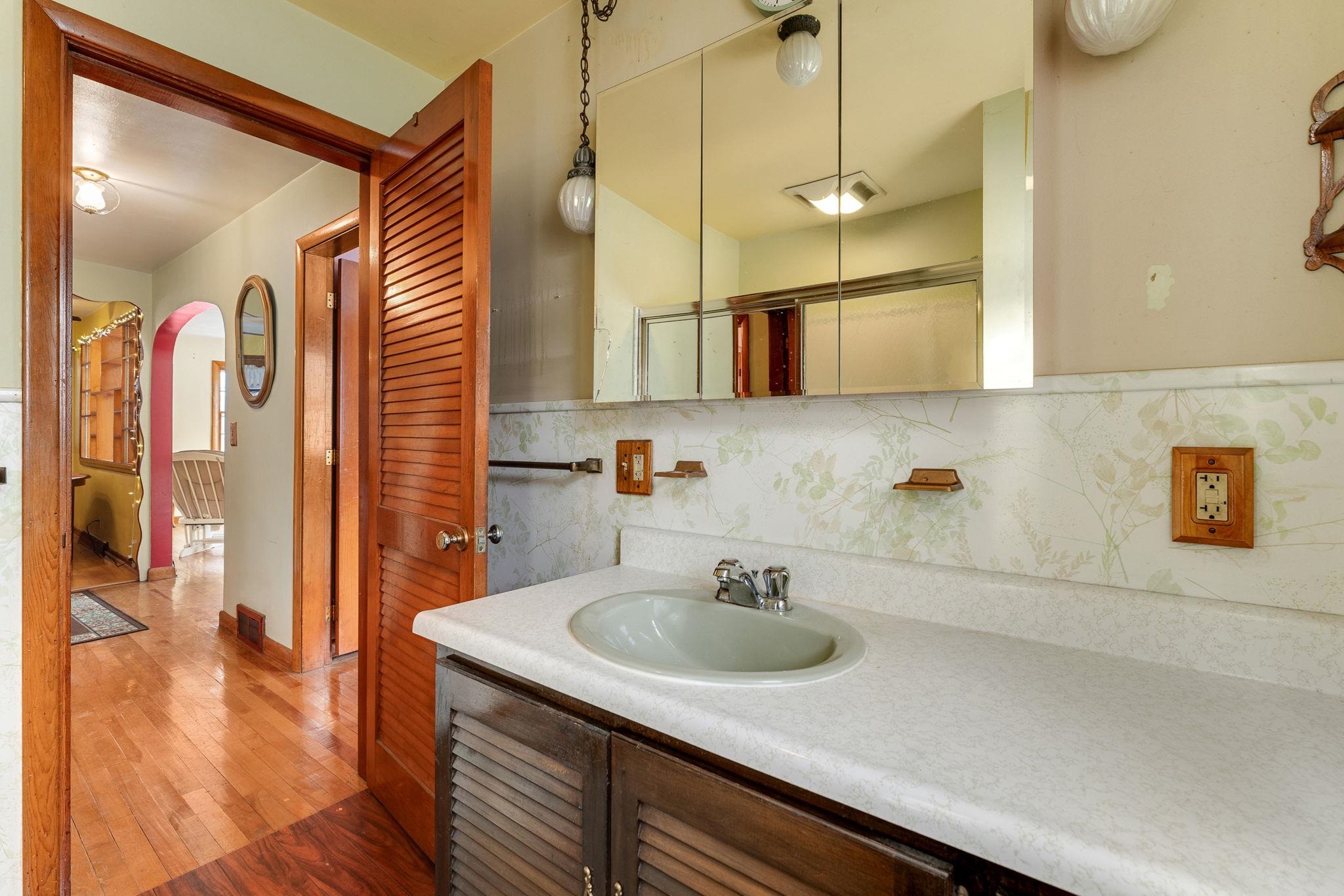 Barre City, Vermont 05641, United States, 2 Bedrooms Bedrooms, ,2 BathroomsBathrooms,Residential,Active,254394