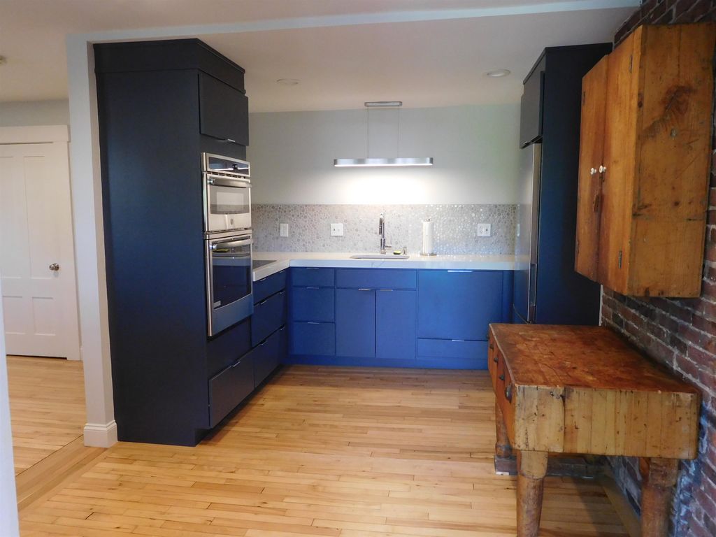 Photo of 125 W Merrimack Street, Manchester, NH 03101 (MLS # 5063661)