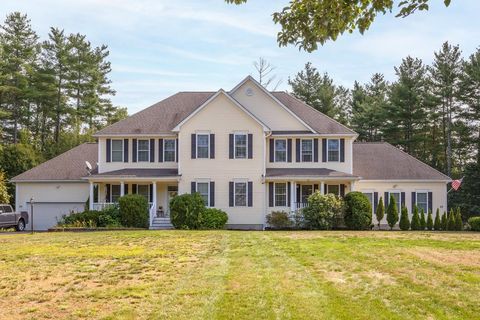 Photo of 22 Snowdrop Lane, Litchfield, NH 03052 (MLS # 5061047)